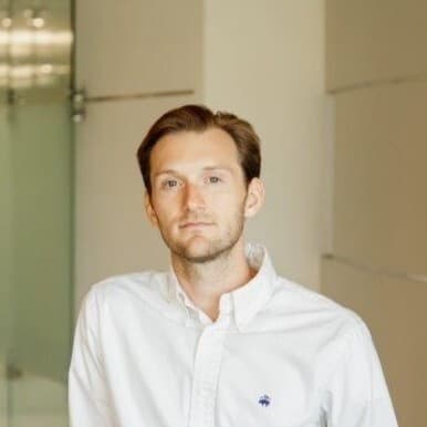 Jonathan Burch headshot.jpeg